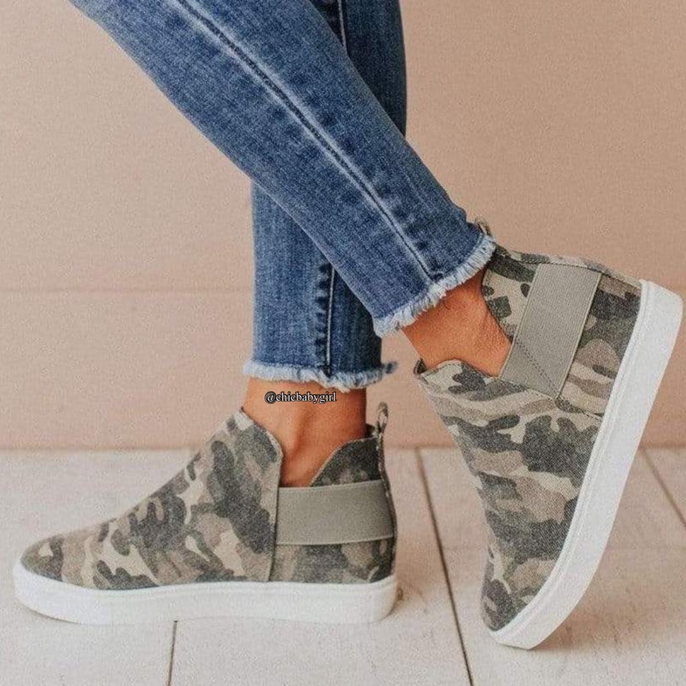 Casual Camo Slip-On Women's Sneakers